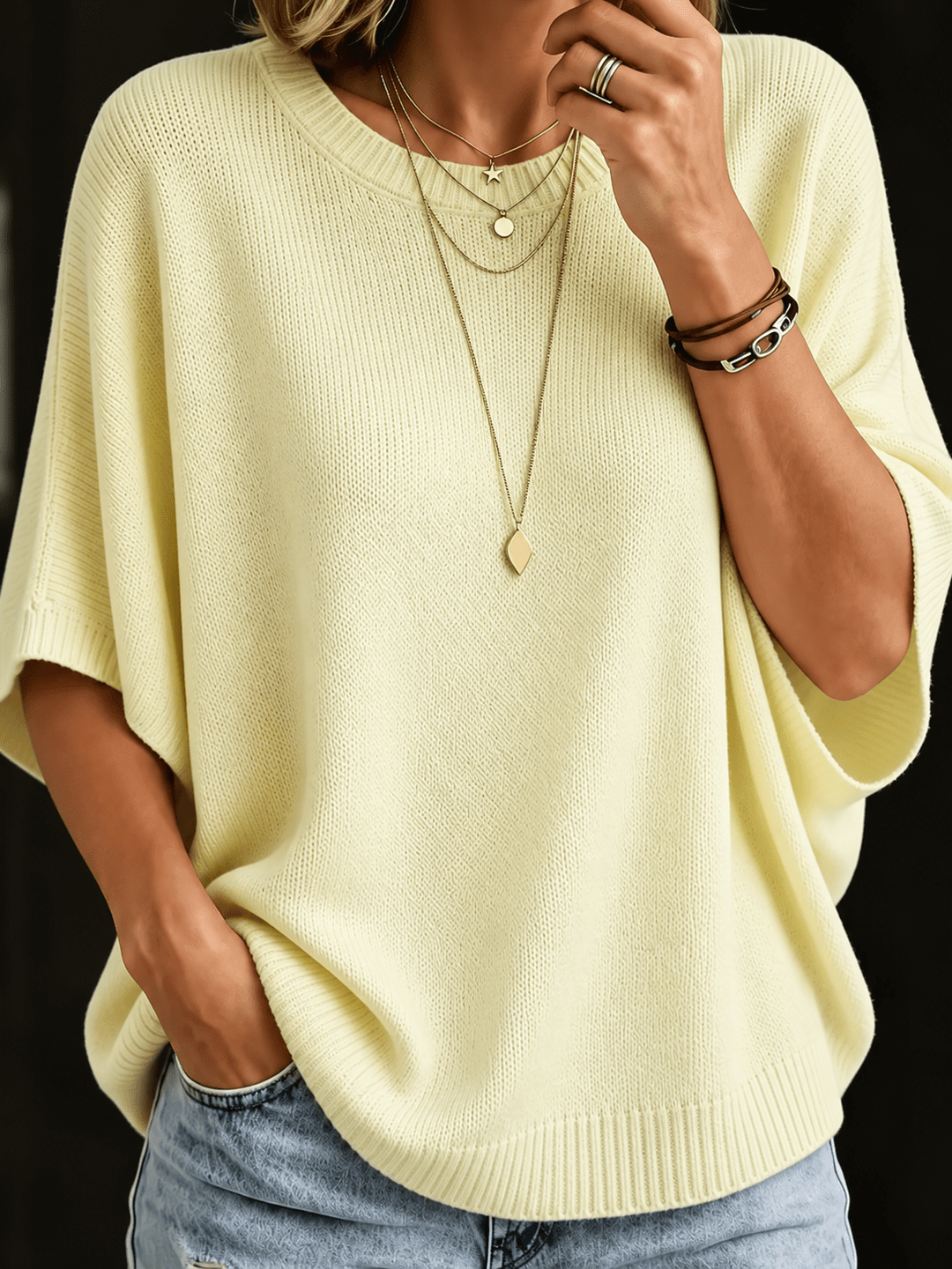 Casual Knit Top with Short Batwing Sleeves and Round Neckline