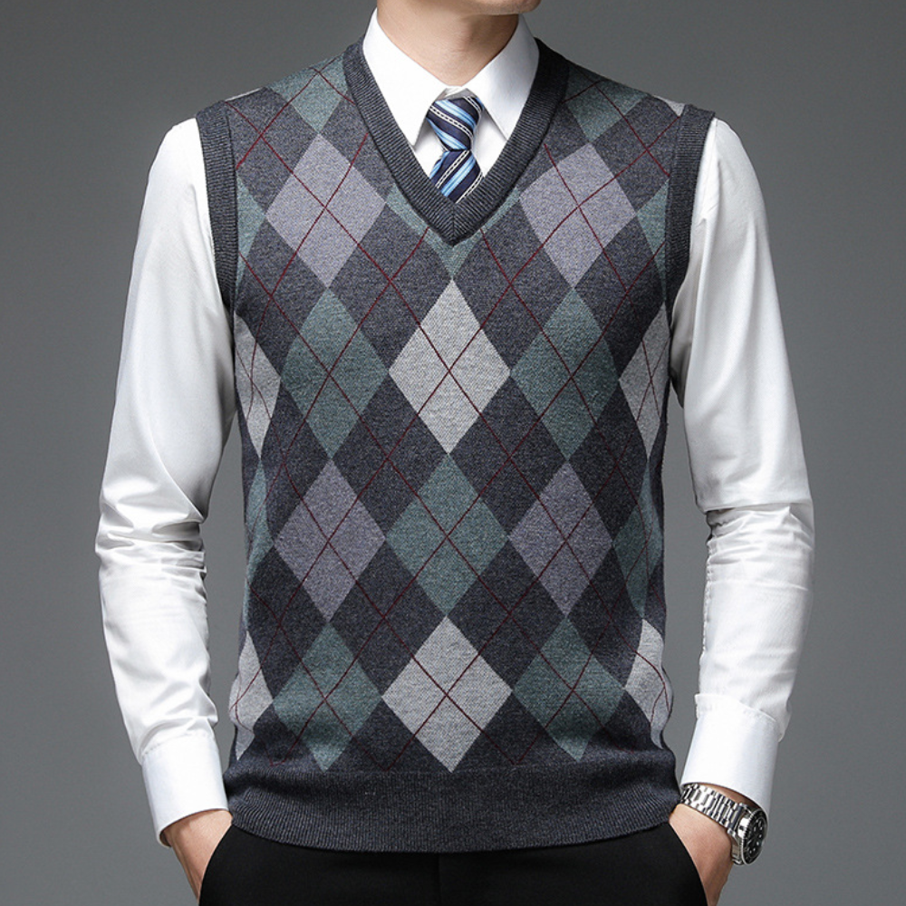 Men's Sweater with Stylish Argyle Pattern - Felix