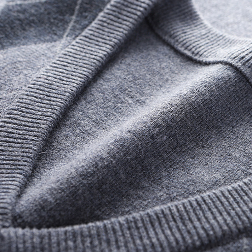 Men's Sweater with Stylish Argyle Pattern - Felix