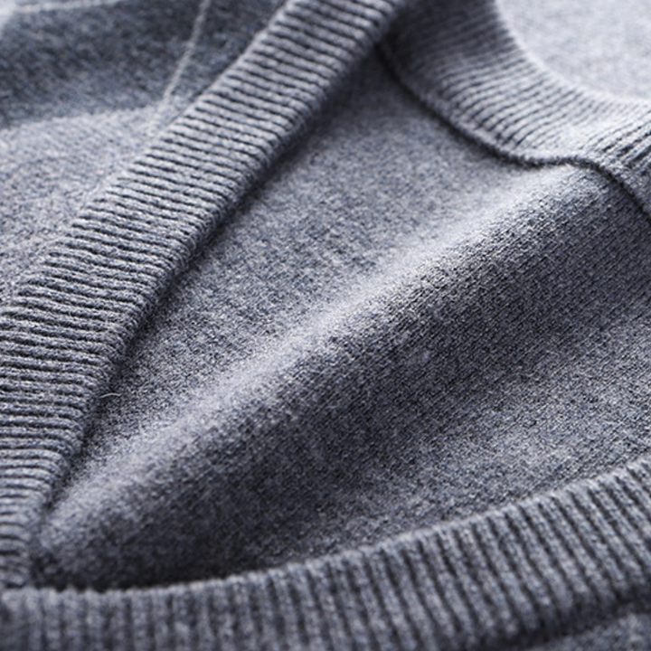 Men's Sweater with Stylish Argyle Pattern - Felix