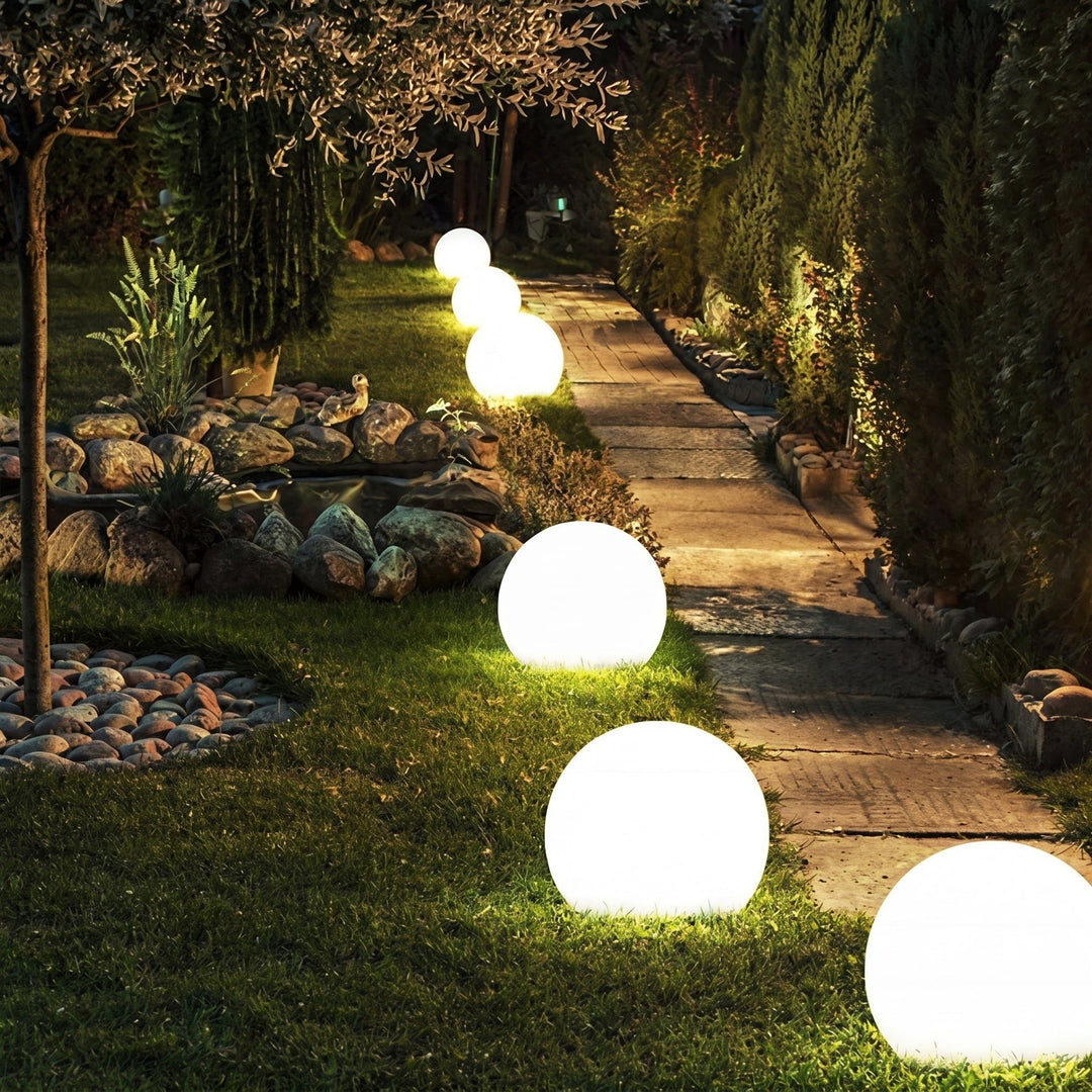 Solar-powered garden globe light – cordless, waterproof outdoor lamp