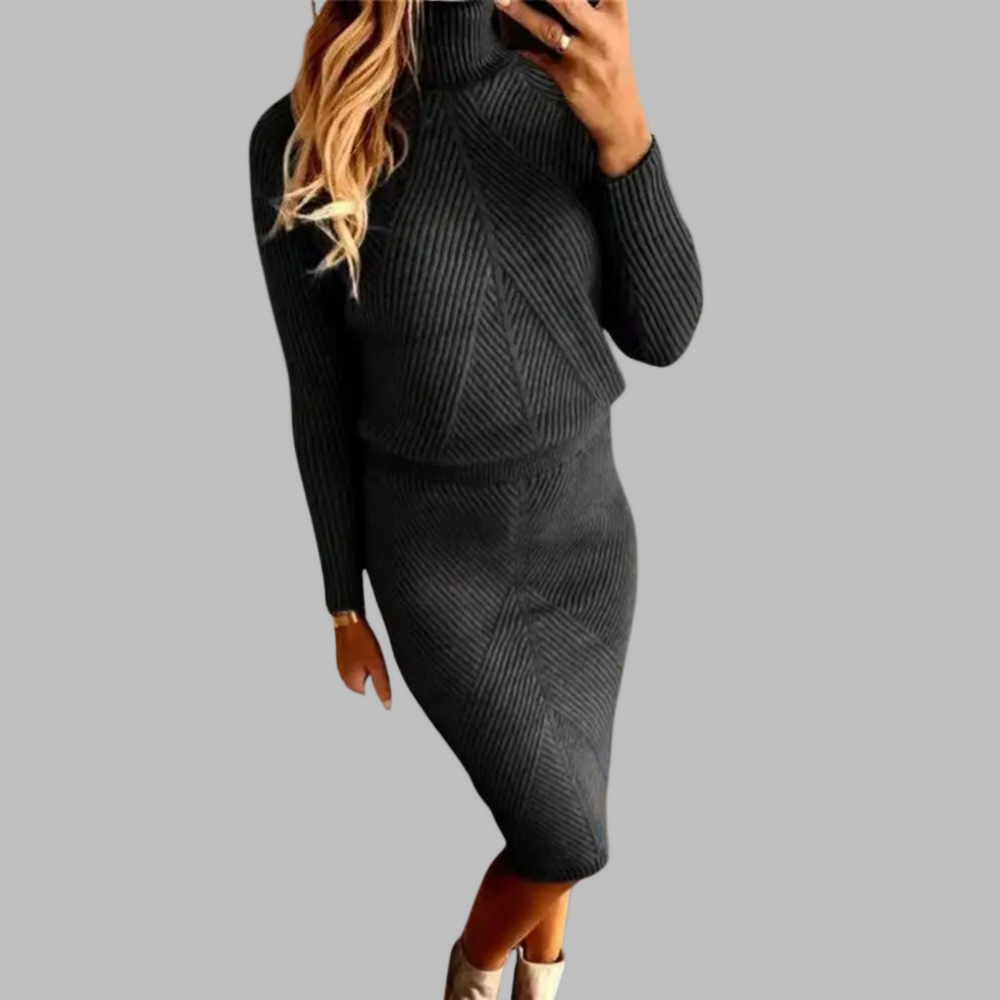 Vrouw in zwarte, geribbelde coltrui-jurk, knielang, met lange mouwen. Stijlvolle damesmode, herfst- en winterkleding, trendy outfit.