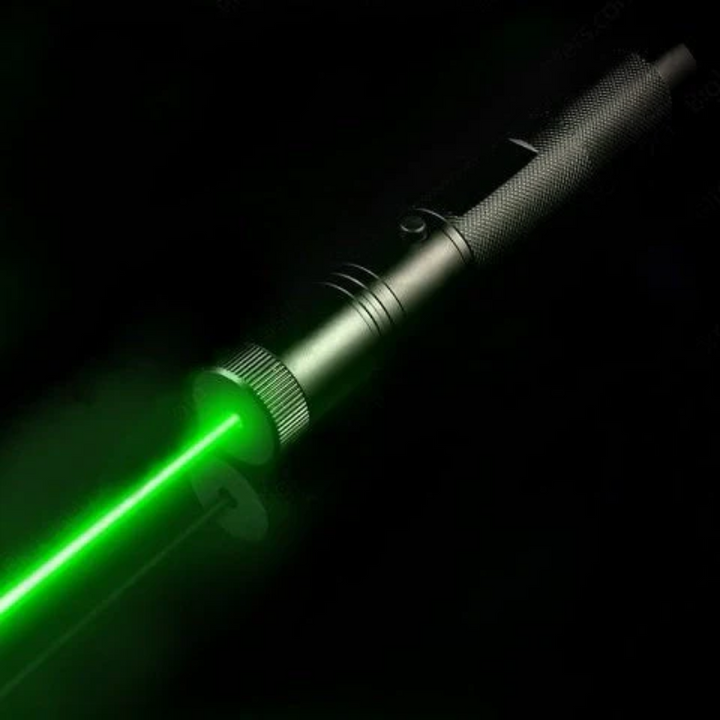High-Power Green Laser Pointer – Rechargeable Long-Range Laser for Outdoor Use