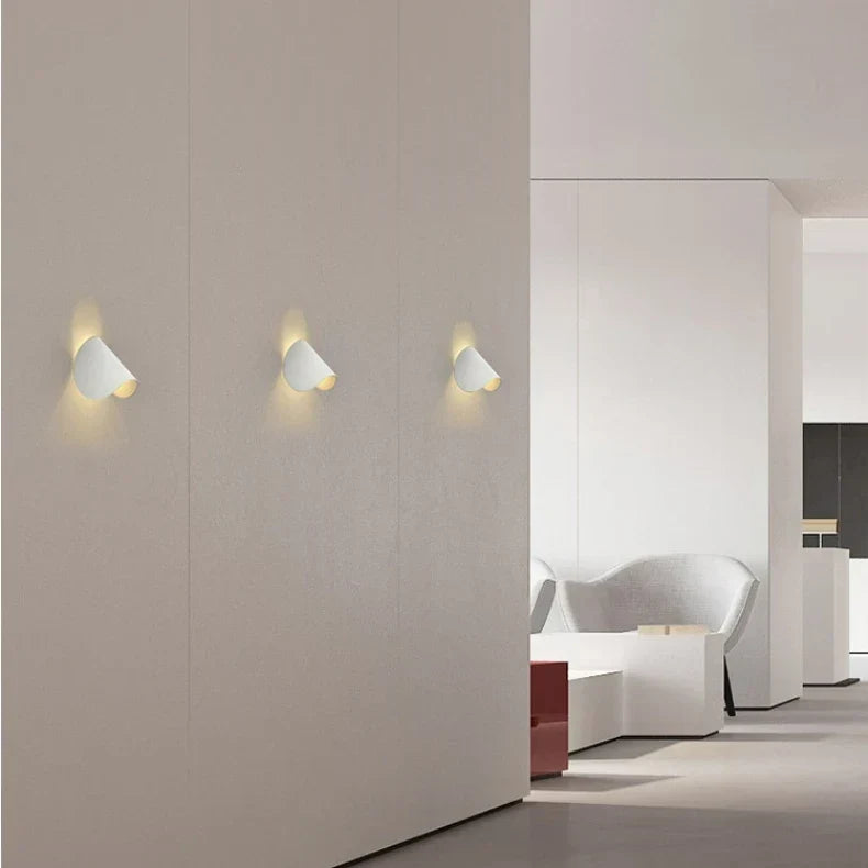 Adjustable Up-Down LED Wall Light – Warm Ambient Light, Modern Design
