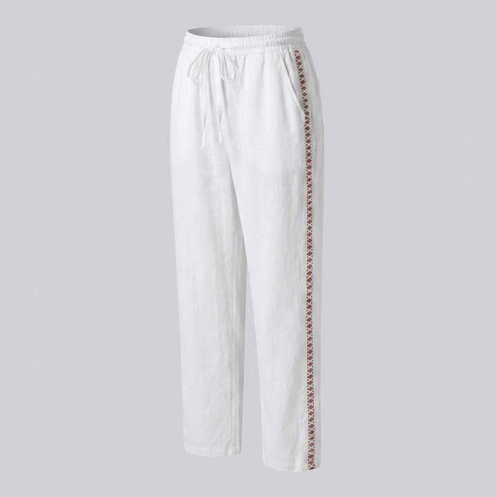 High‑Rise Tapered Pants Bring Everyday Style to Casual Wardrobes