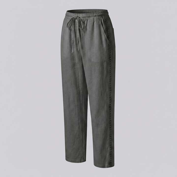 High‑Rise Tapered Pants Bring Everyday Style to Casual Wardrobes