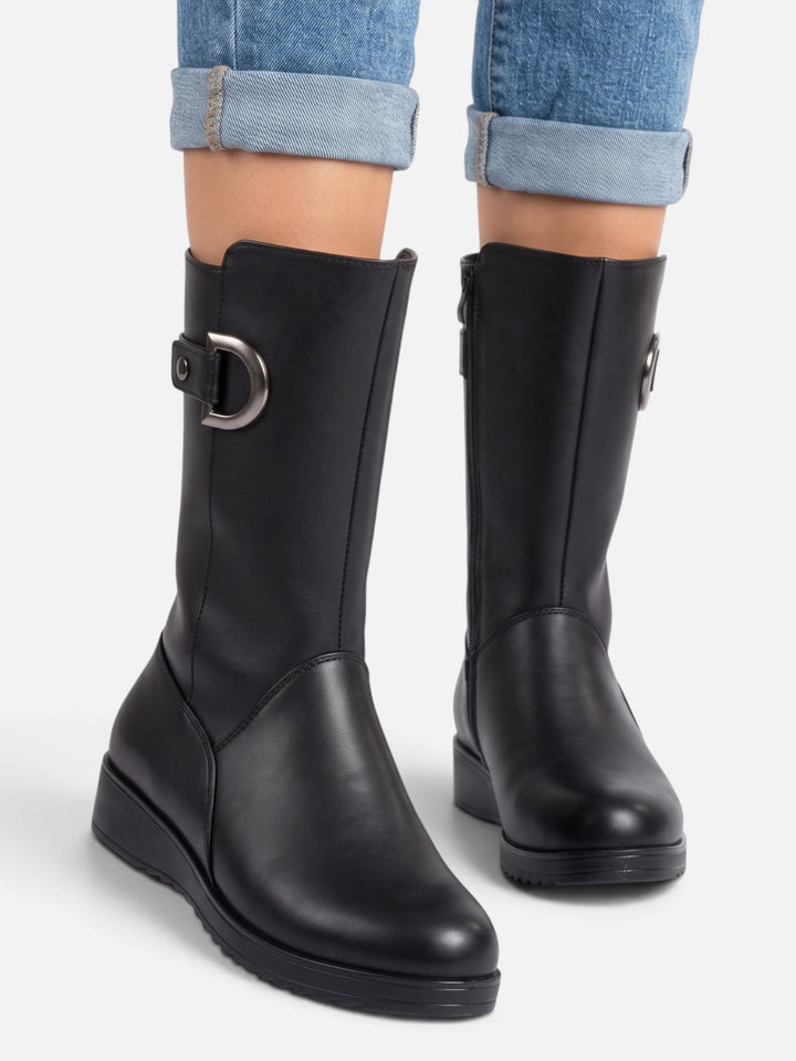 Women's Fur-Lined Boots with Buckle
