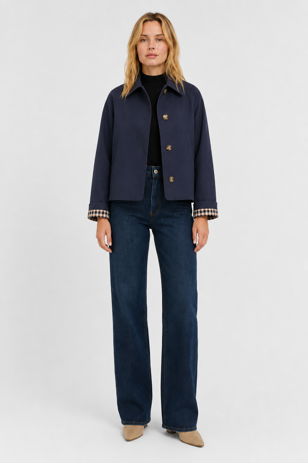 Lightweight Women's Jacket with Loose Fit and Gingham Lining