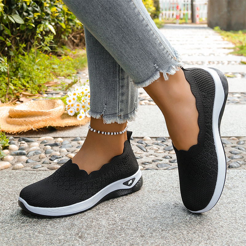 Lightweight, breathable, orthopedic walking shoes