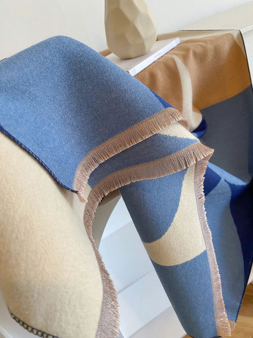 Women's Reversible Cashmere Scarf – Elegance and Warmth